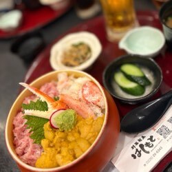 お盆にキラキラ丼